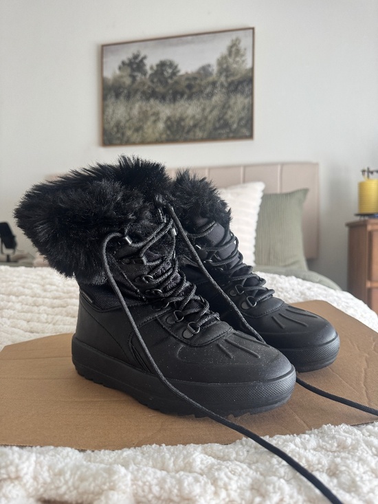 Cougar Shoes - Cougar Waterproof Snow Shoes – Black with Faux Fur Trim, Size 5.5